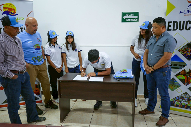 スポンサー契約の様子